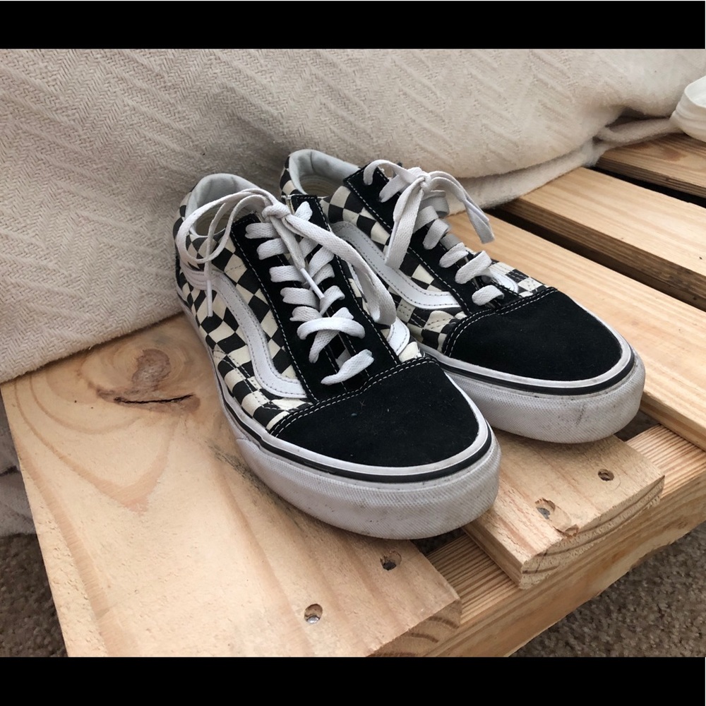 Old Skool checkerboard black and white vans